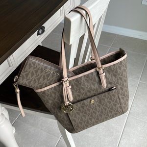 Michael Kors purse and matching wallet